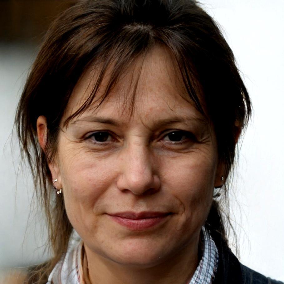 Dra. Elena Ruiz, Coordinadora Académica en elyronthavex